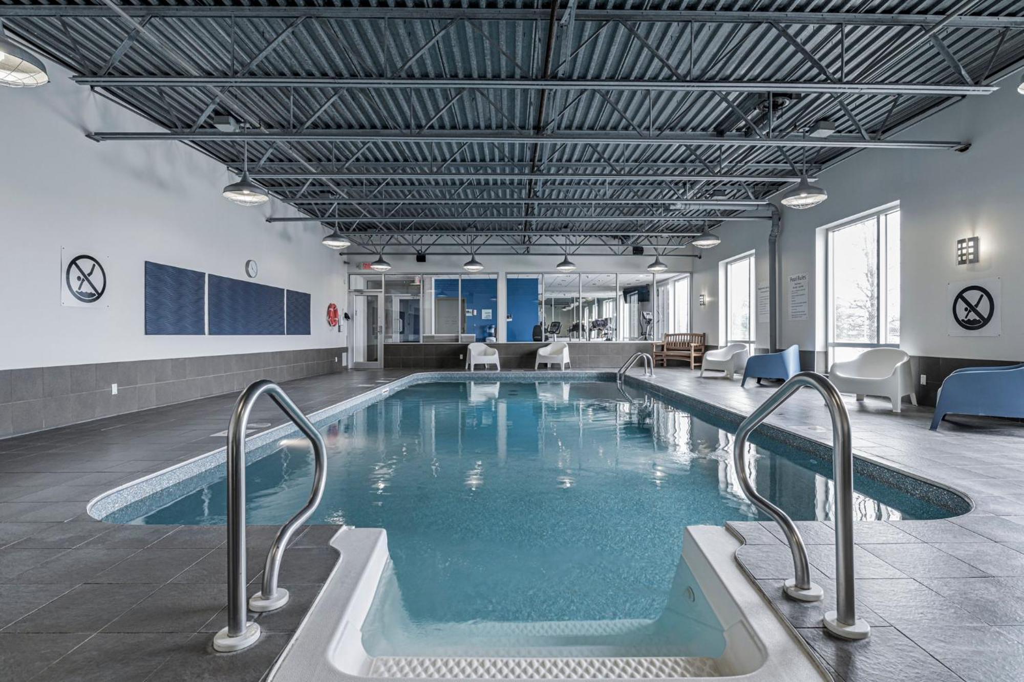 Holiday Inn Express Hotel & Suites Saint - Hyacinthe By Ihg Dış mekan fotoğraf