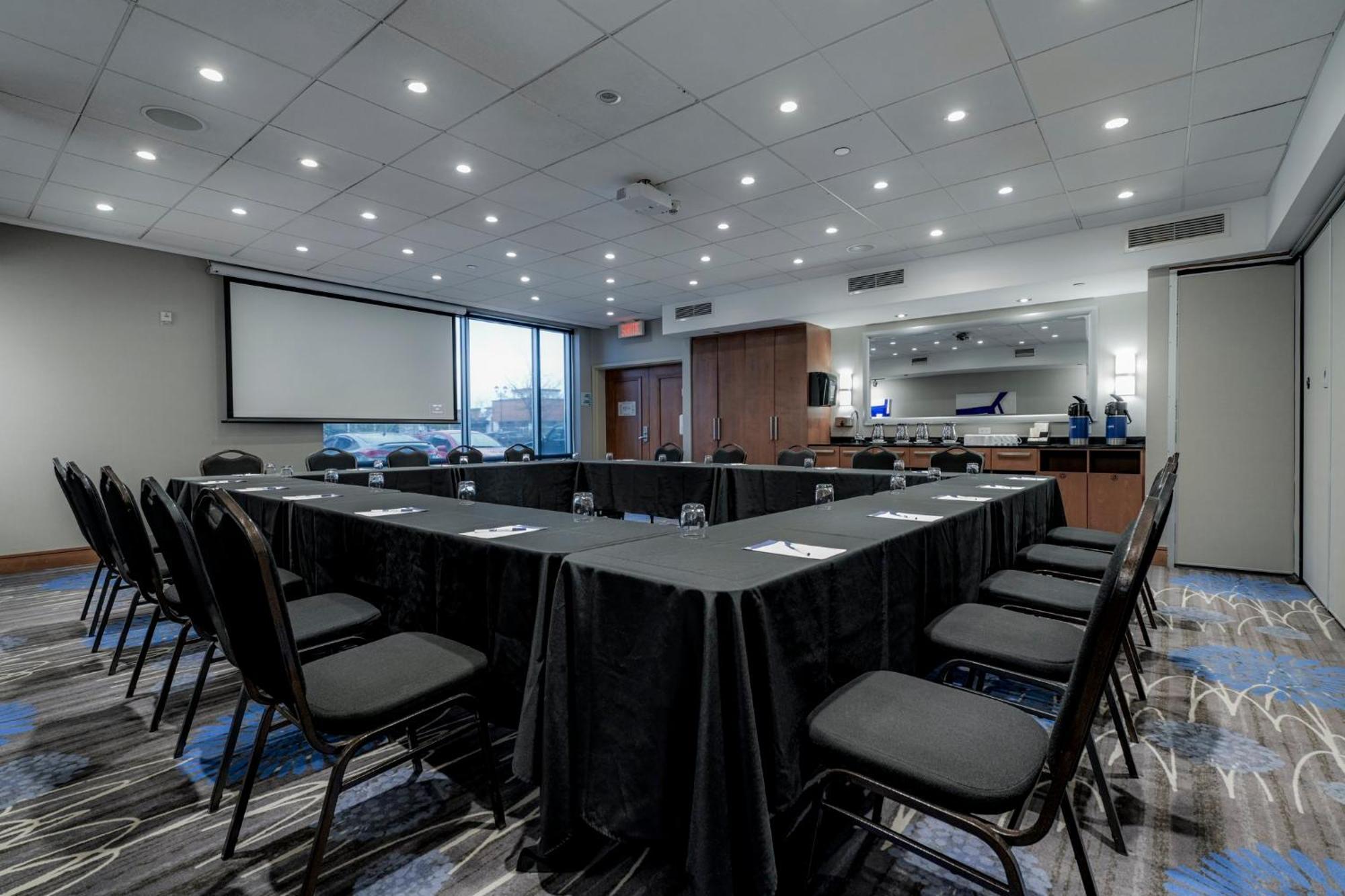 Holiday Inn Express Hotel & Suites Saint - Hyacinthe By Ihg Dış mekan fotoğraf