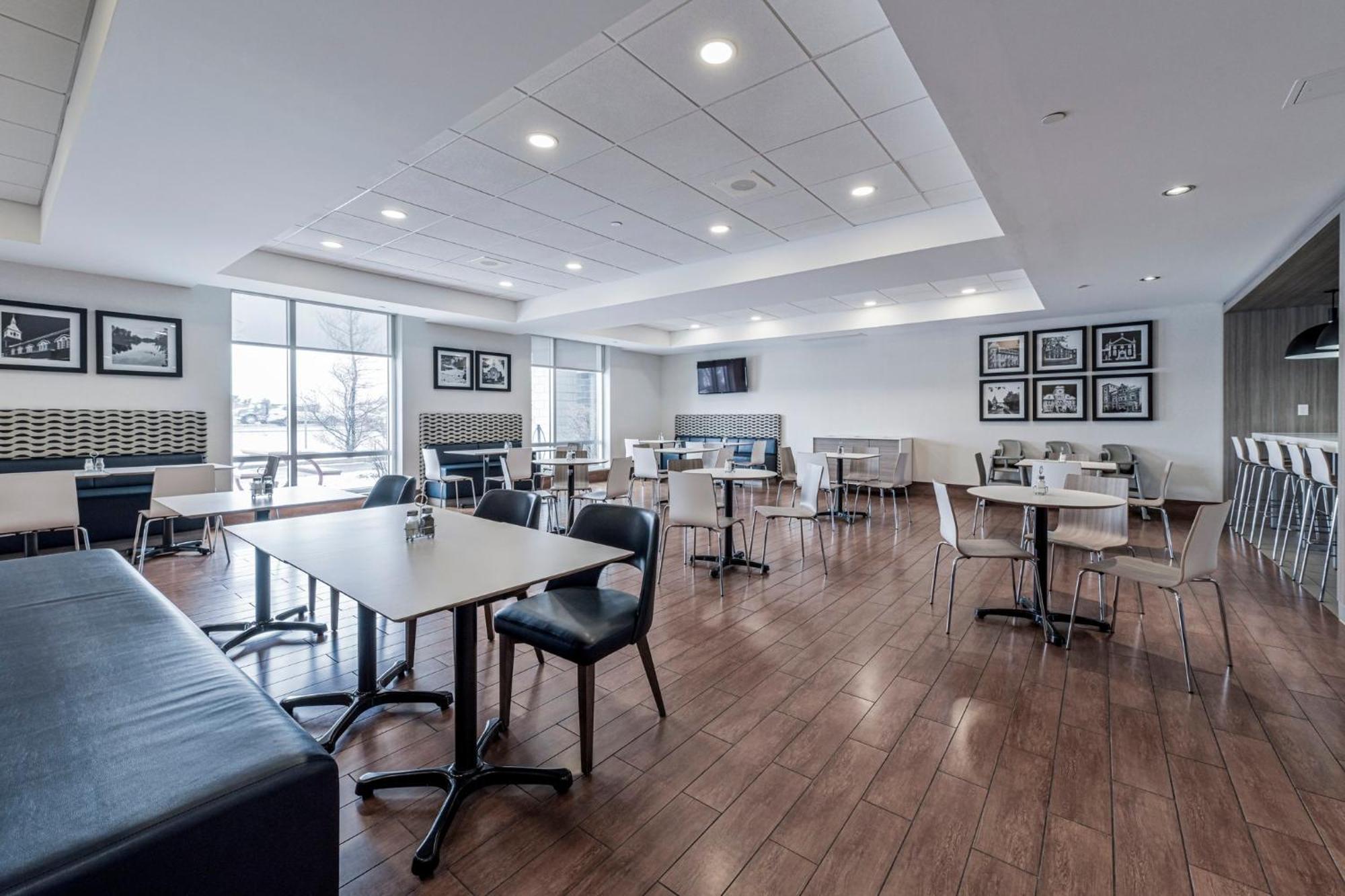 Holiday Inn Express Hotel & Suites Saint - Hyacinthe By Ihg Dış mekan fotoğraf