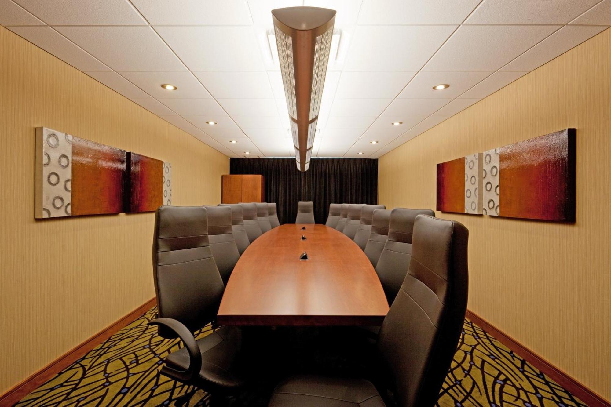 Holiday Inn Express Hotel & Suites Saint - Hyacinthe By Ihg Dış mekan fotoğraf