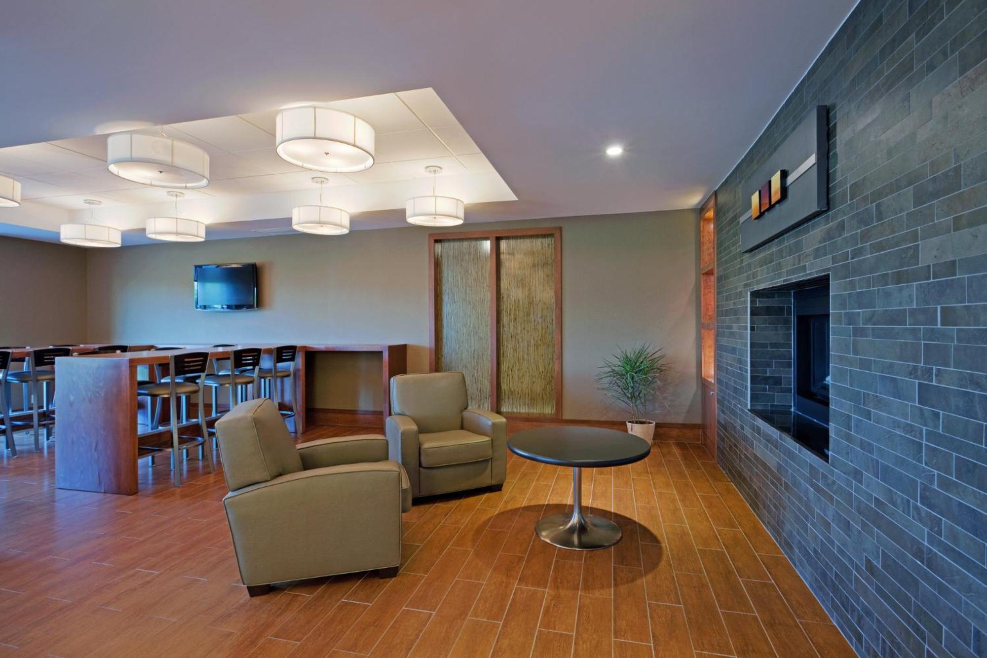 Holiday Inn Express Hotel & Suites Saint - Hyacinthe By Ihg Dış mekan fotoğraf