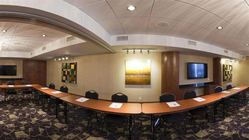 Holiday Inn Express Hotel & Suites Saint - Hyacinthe By Ihg Dış mekan fotoğraf
